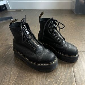 Dr. Martens SINCLAIR MILLED NAPPA LEATHER PLATFORM BOOTS